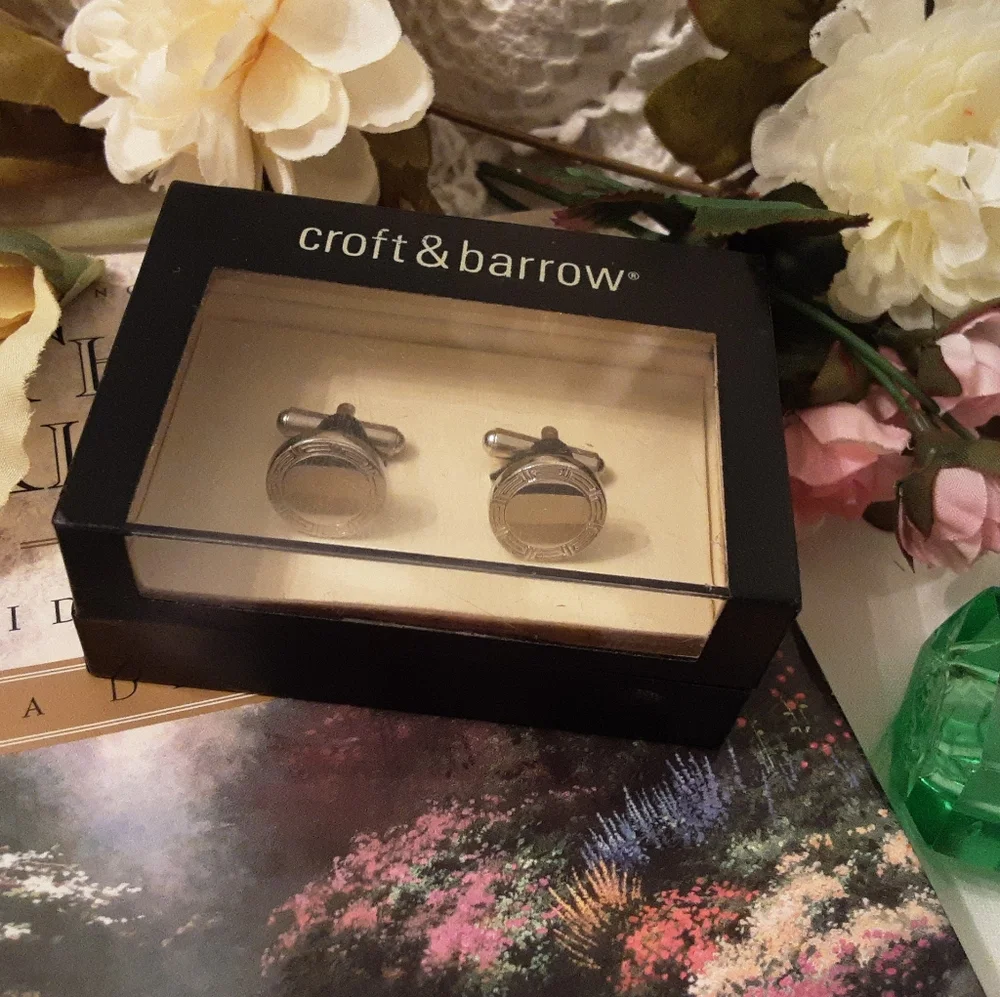 CROFT & BARROW SILVER CUFFLINKS, NEW IN BOX WITH TAGS